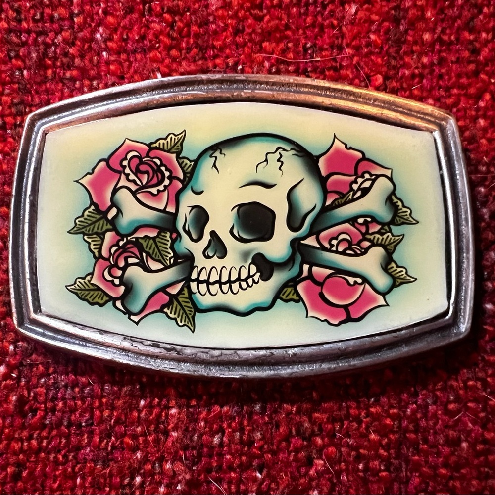 Vintage Classic Hardware Skull and Roses belt buckle